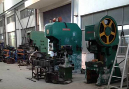 老舊機械設備噴漆翻新油漆真假難辨